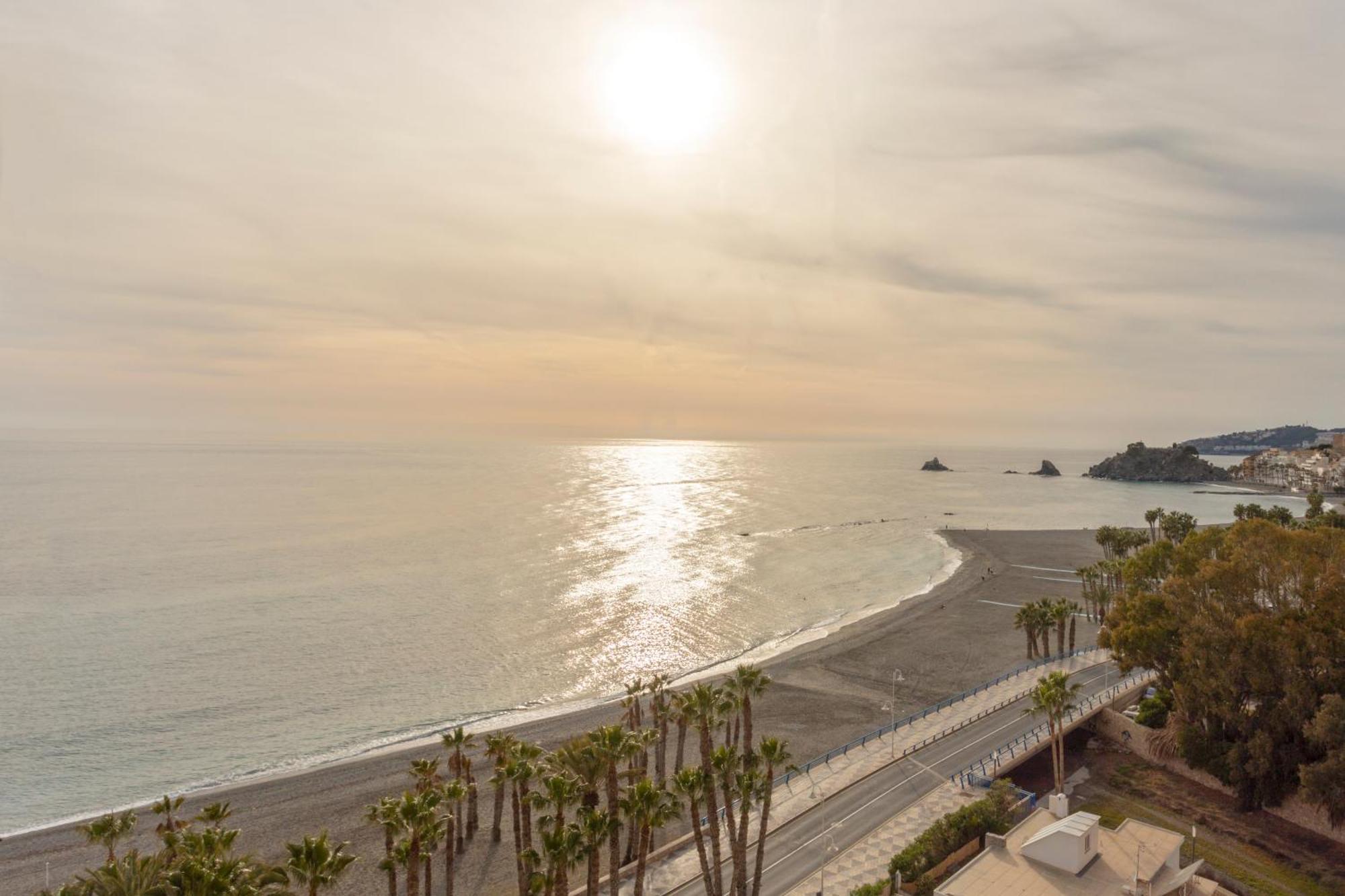 1003 - Seafront Apartment On El Paseo - Air Conditionning - Wi-Fi - Smart Tv Almunecar Exterior foto