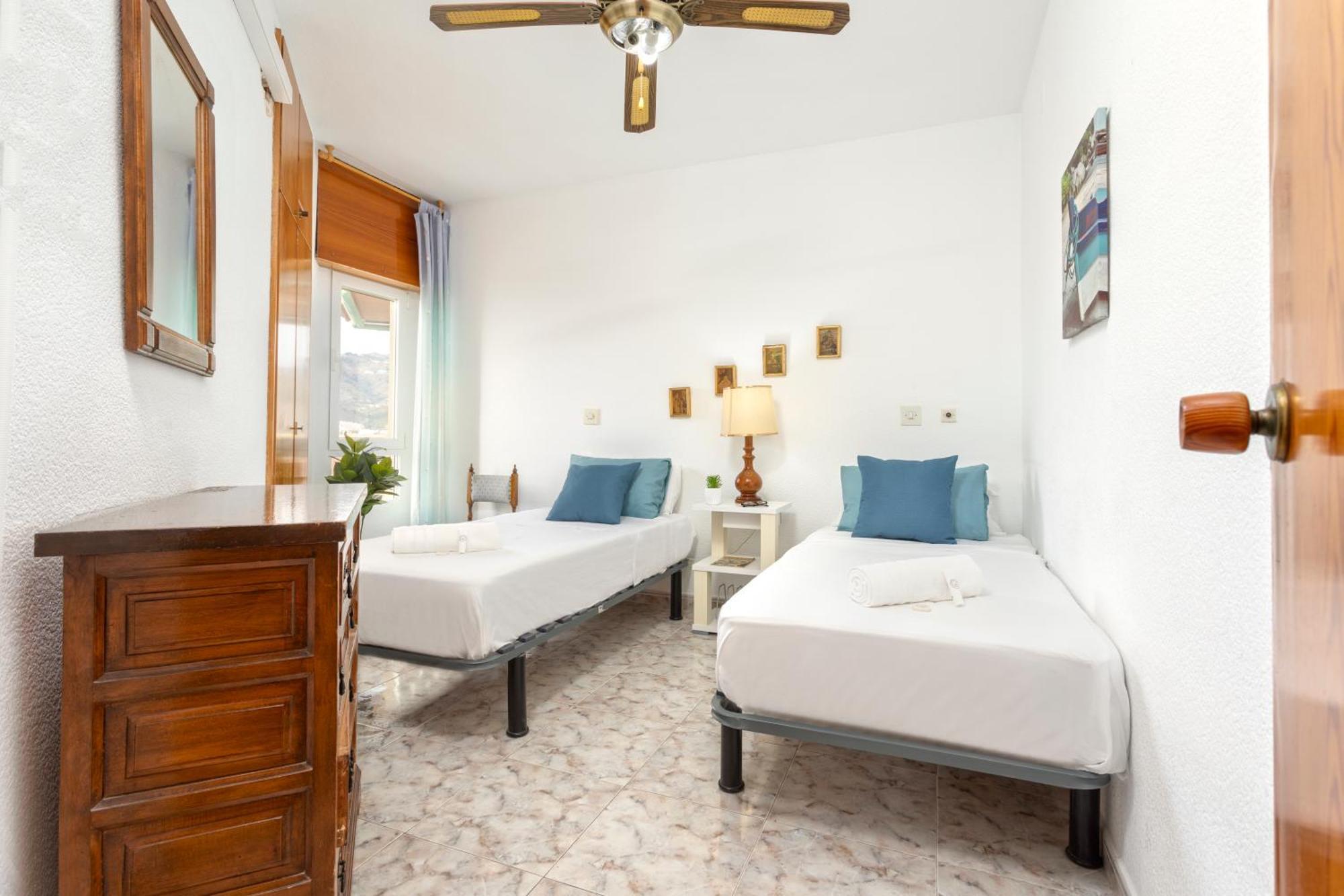 1003 - Seafront Apartment On El Paseo - Air Conditionning - Wi-Fi - Smart Tv Almunecar Exterior foto
