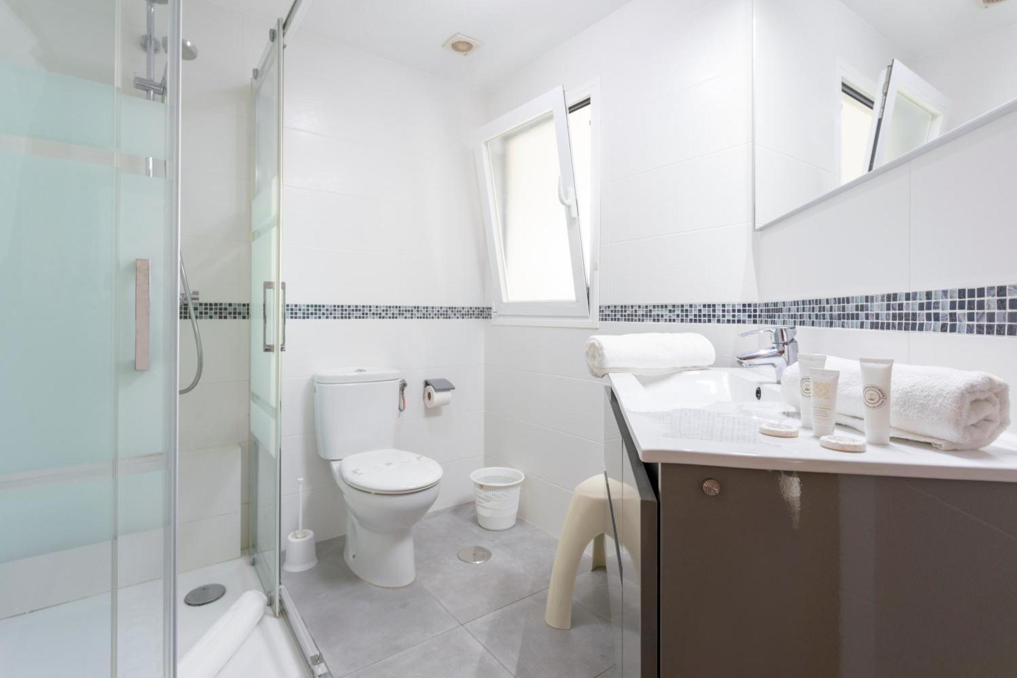 1003 - Seafront Apartment On El Paseo - Air Conditionning - Wi-Fi - Smart Tv Almunecar Exterior foto