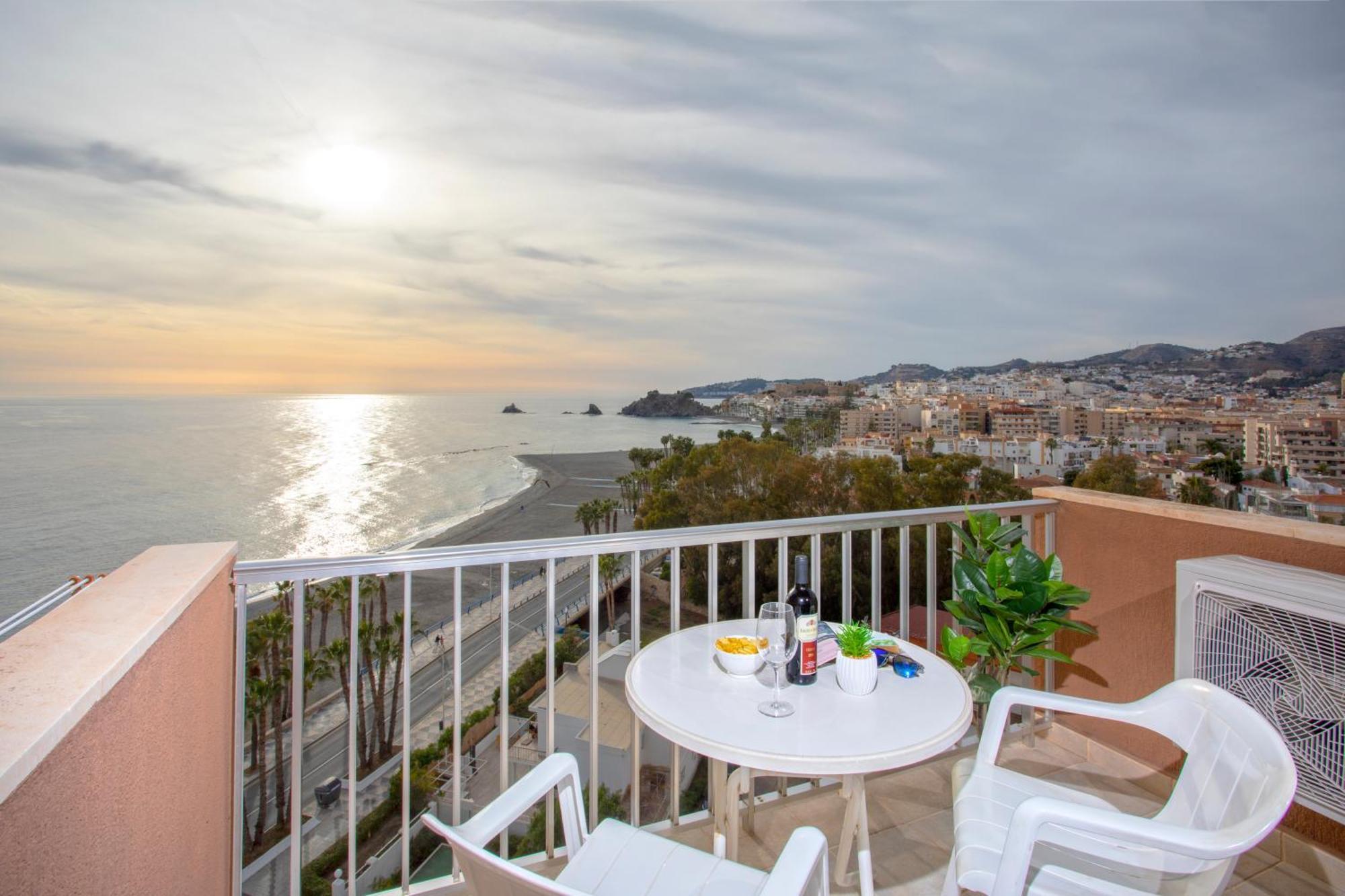 1003 - Seafront Apartment On El Paseo - Air Conditionning - Wi-Fi - Smart Tv Almunecar Exterior foto